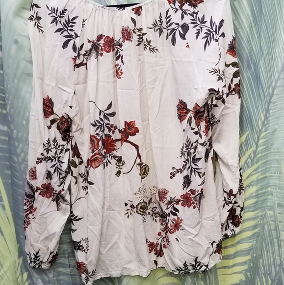 Cleo long sleeved, floral peasant blouse - Picture 4 of 5
